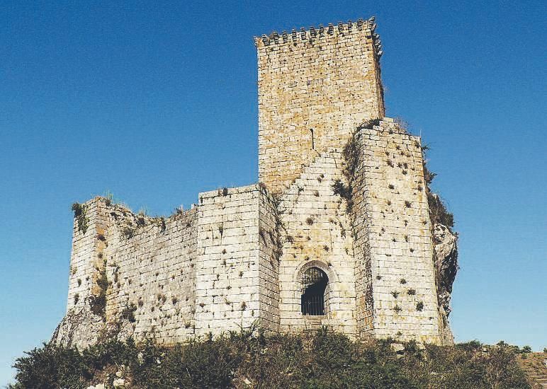 Explorando la historia de los castillos de Andrade y Noguerosa